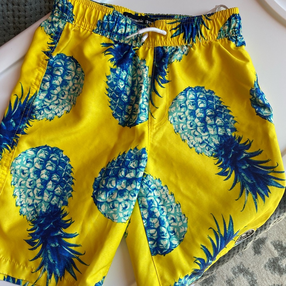 BOYS SWIMMING TRUNKS
